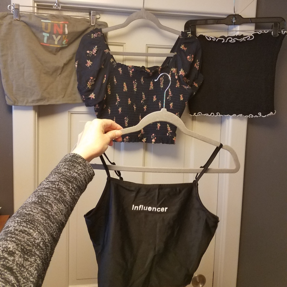 Bundle of (4) size Large crop tops